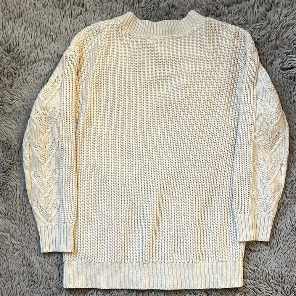 Heart V-Neck Cable Knit Sweater - Picture 3 of 3